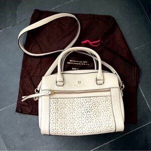 Kate Spade ♠️ Perri Lane bubbles leather Delaney purse in a natural white color.